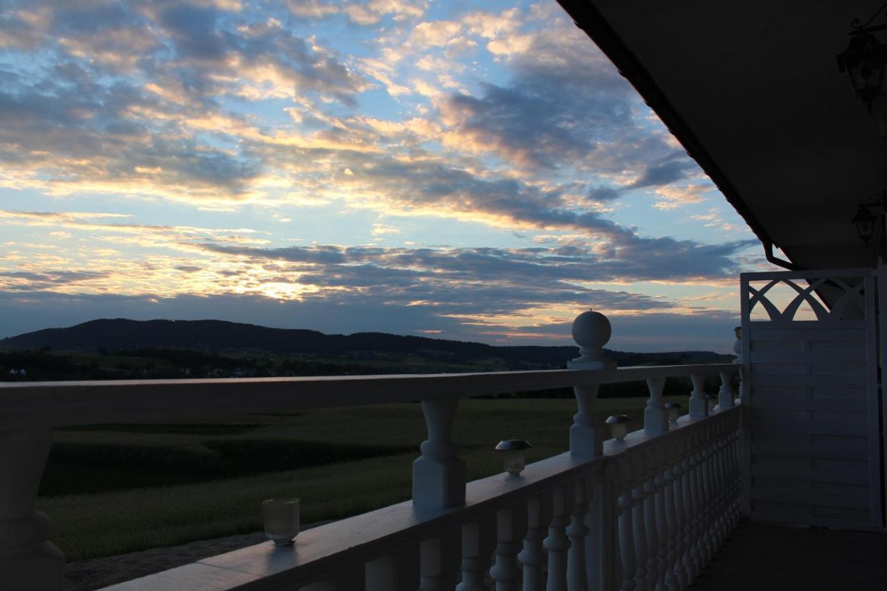 Wisniowa Grand Panorama住宿加早餐旅馆 外观 照片